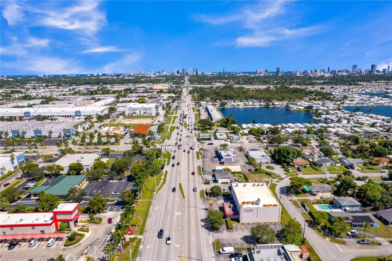 3300 W Hallandale Beach Blvd , Hollywood, FL 33023 Photo