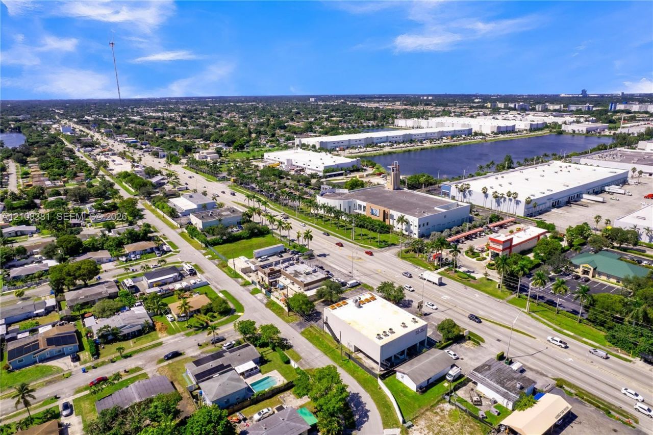 3300 W Hallandale Beach Blvd , Hollywood, FL 33023 Photo