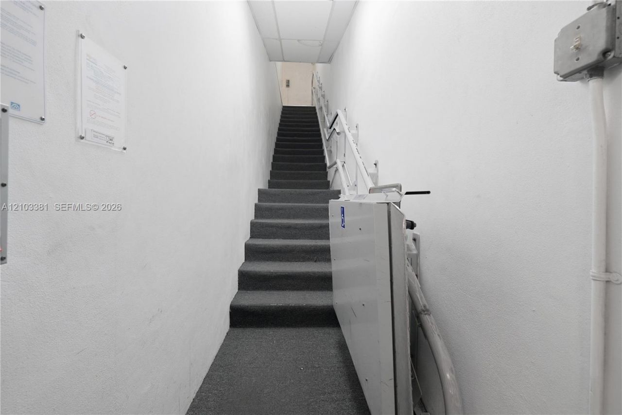 3300 W Hallandale Beach Blvd , Hollywood, FL 33023 Photo