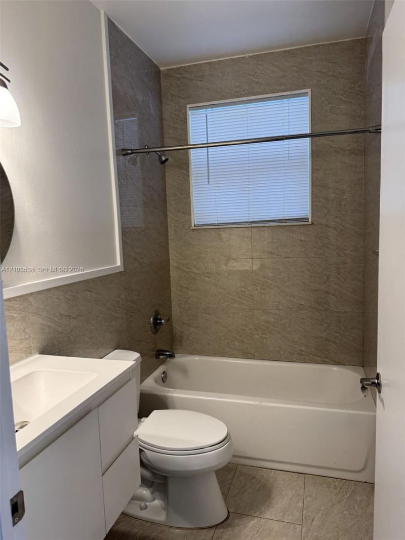 14312 NW 83rd Pl , Unit 14312, Miami Lakes, FL 33016 Photo