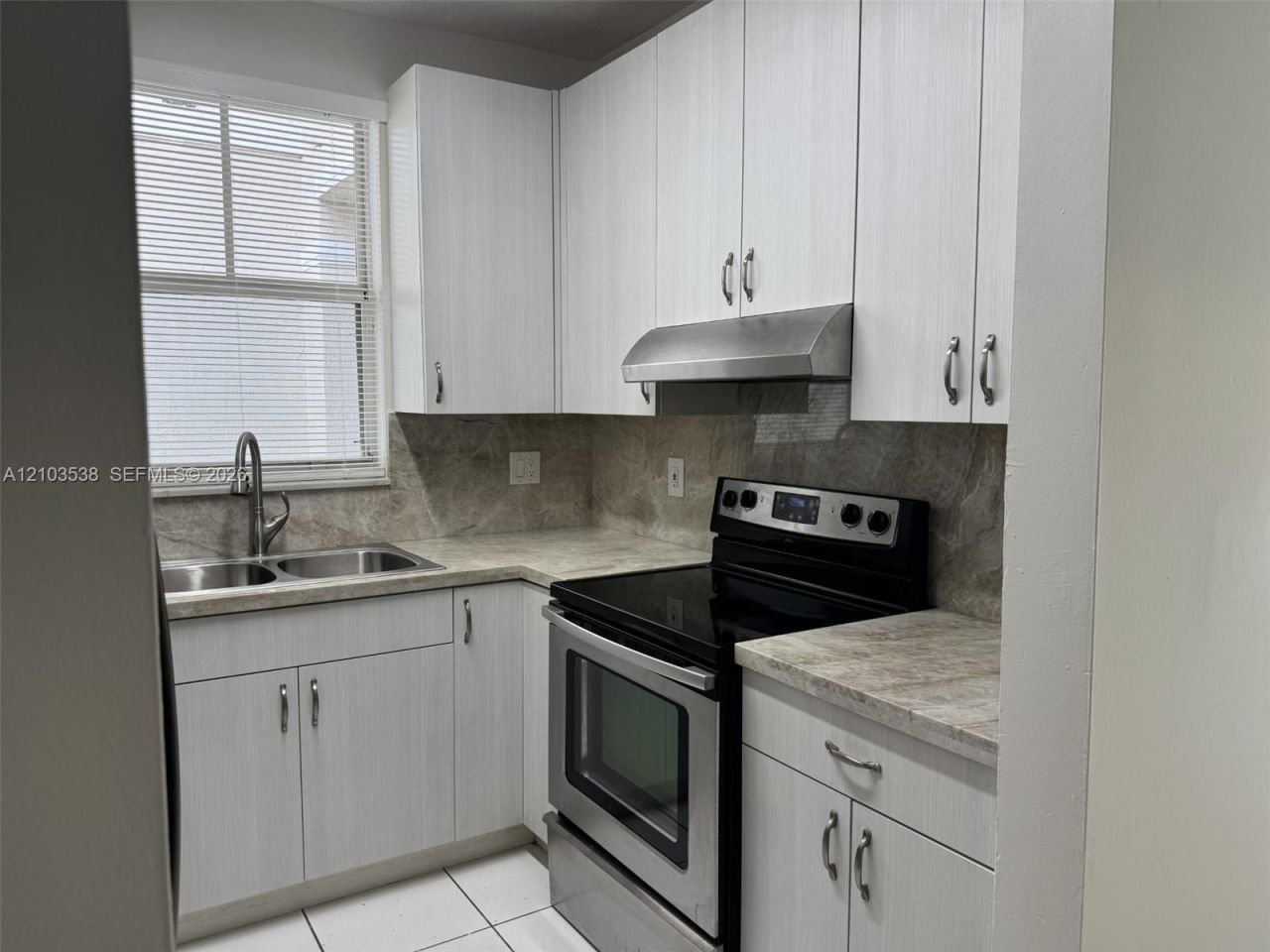 14312 NW 83rd Pl , Unit 14312, Miami Lakes, FL 33016 Photo