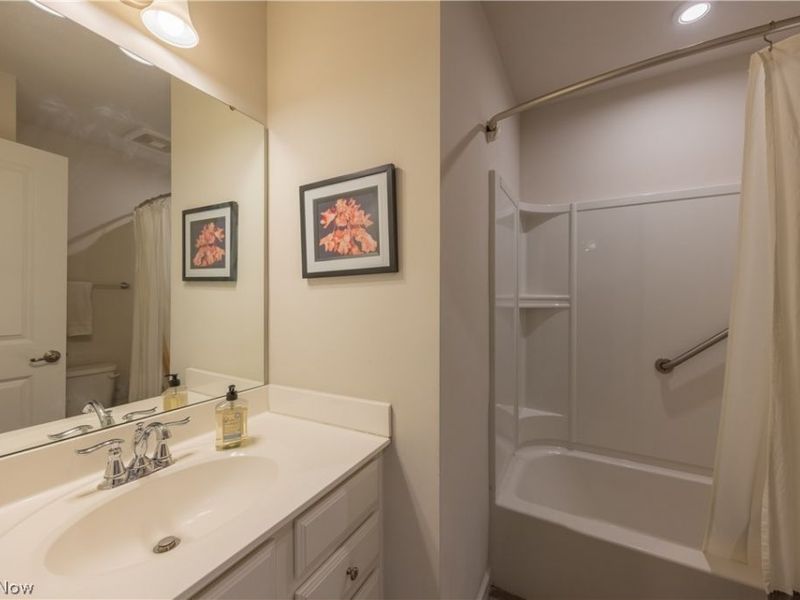 5211 Marrus Lane, Richmond Heights, OH 44143 Photo 17
