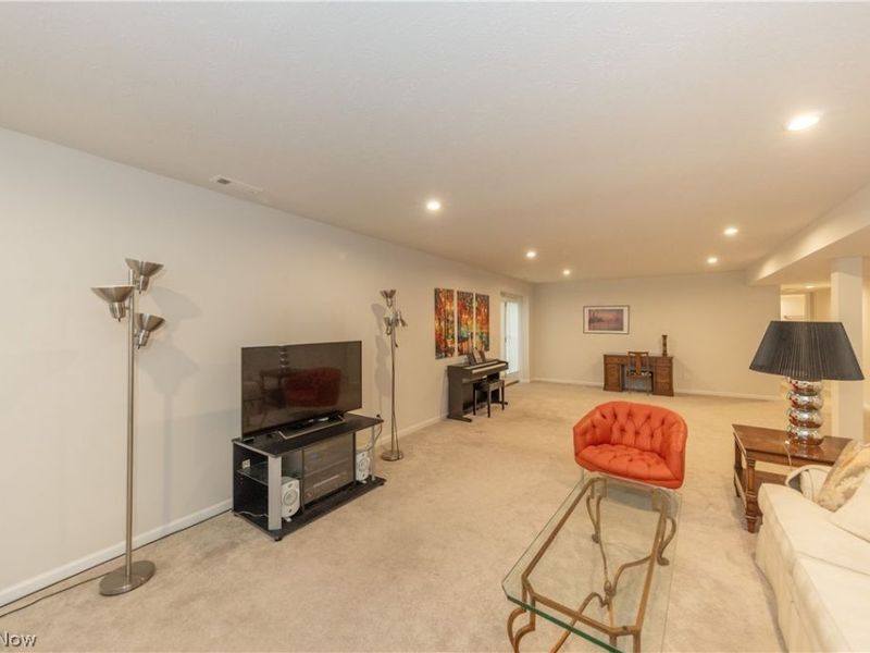 5211 Marrus Lane, Richmond Heights, OH 44143 Photo 25