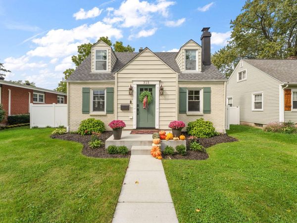 315 Holton Ridge , Crown Point, IN 46307