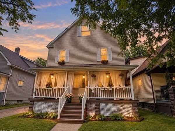 2066 Magee Street , Lakewood, OH 44107