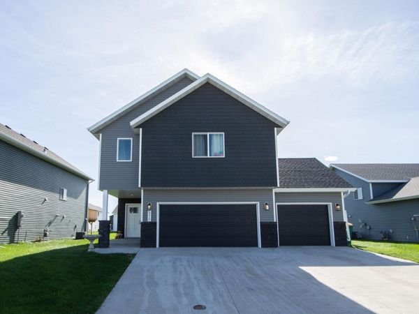 6216 86th Avenue S, Horace, ND 58047