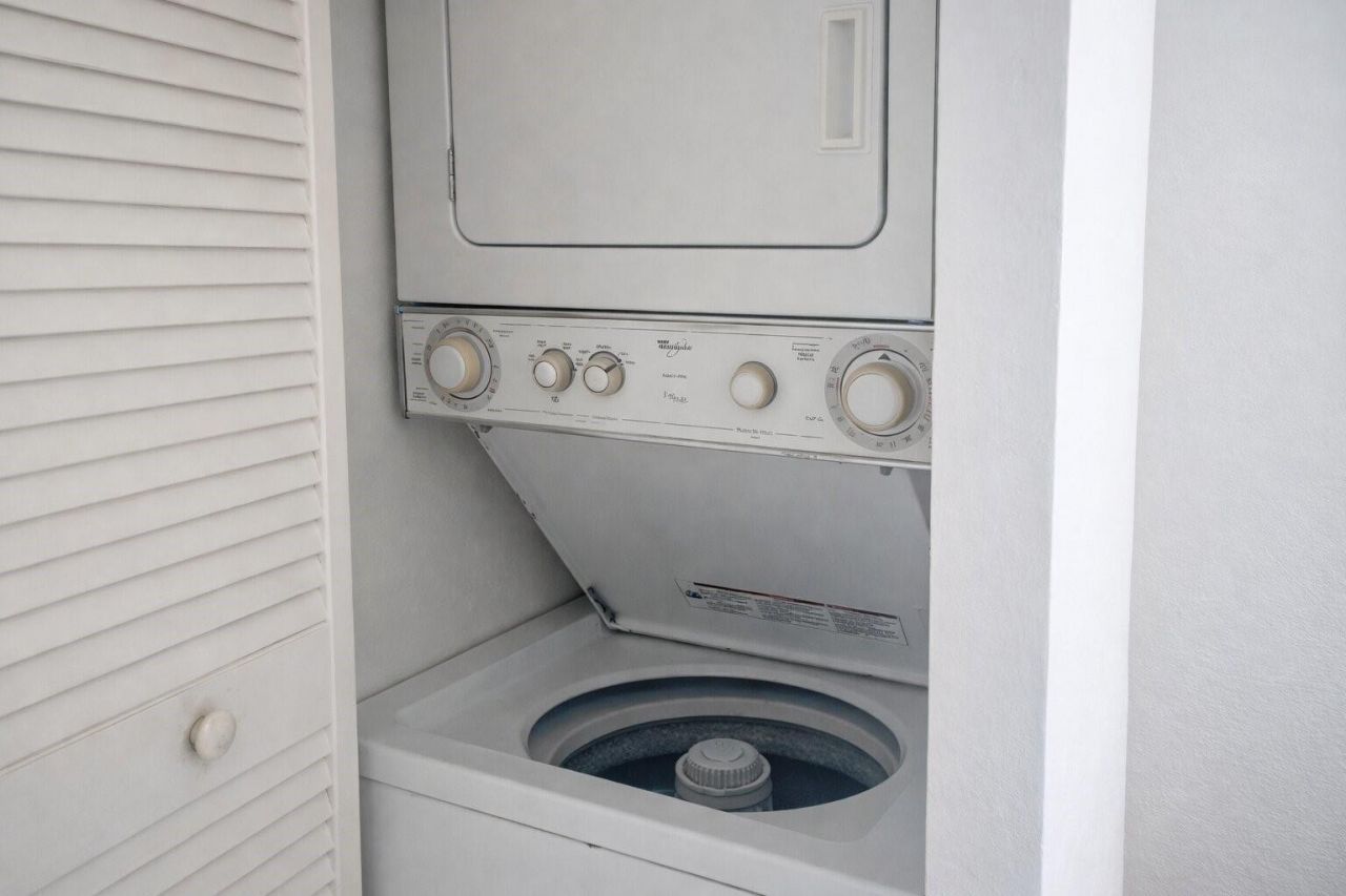 8185 NW 7th Street, Unit 214, Miami, FL 33126 Photo