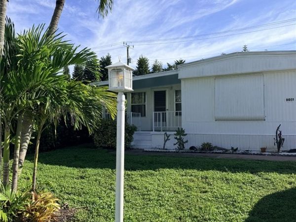 8051 SE Homestead Avenue , Hobe Sound, FL 33455