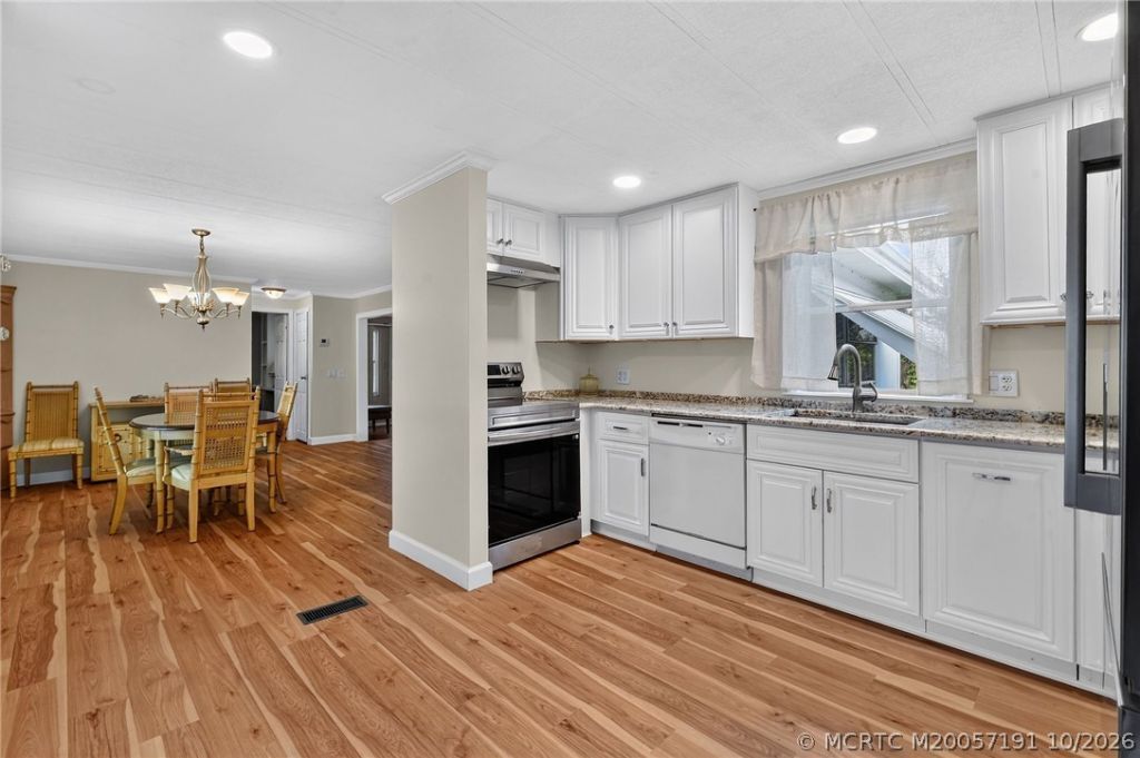 8051 SE Homestead Avenue , Hobe Sound, FL 33455 Photo