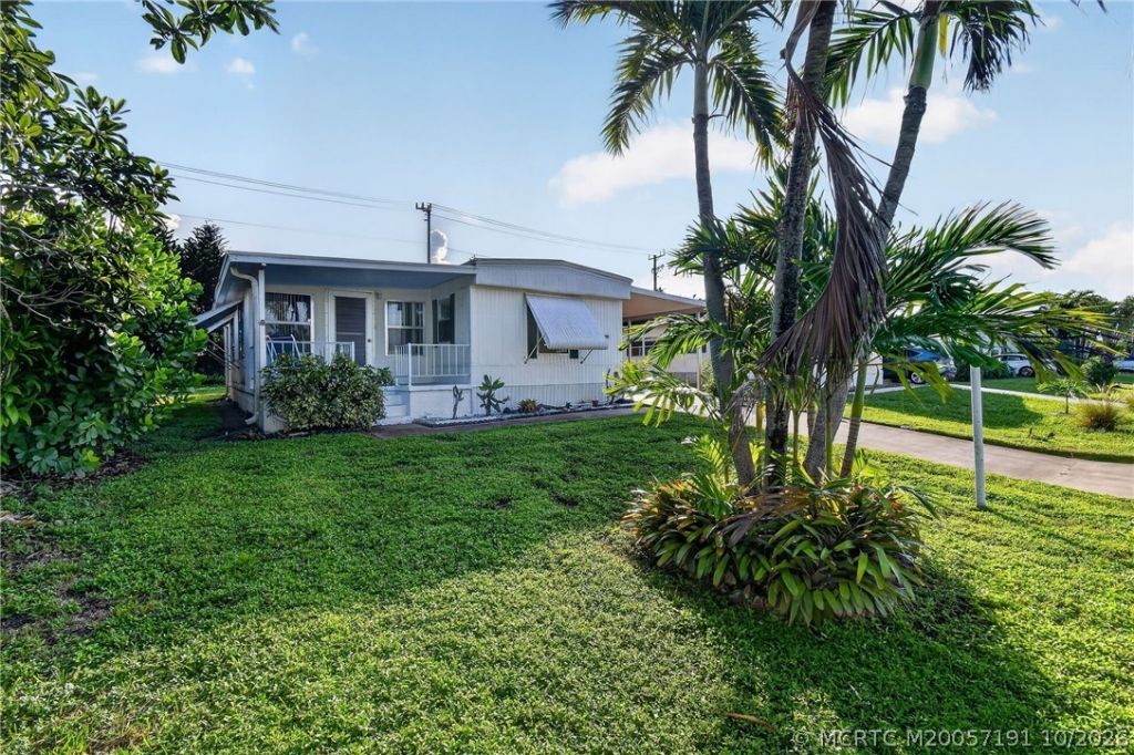 8051 SE Homestead Avenue , Hobe Sound, FL 33455 Photo