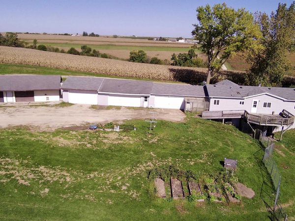12527 Garthwaite Lane, Mount Hope, WI 53816