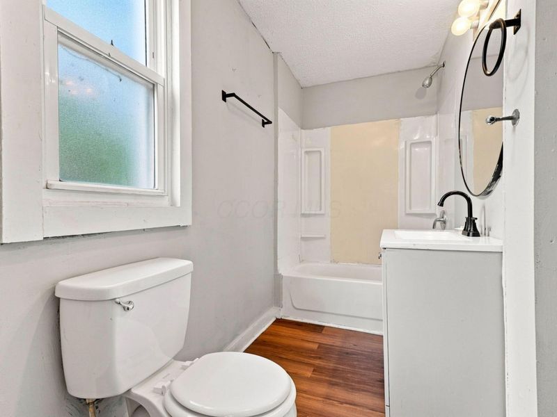 2884 E 9th Avenue , Columbus, OH 43219 Photo 15