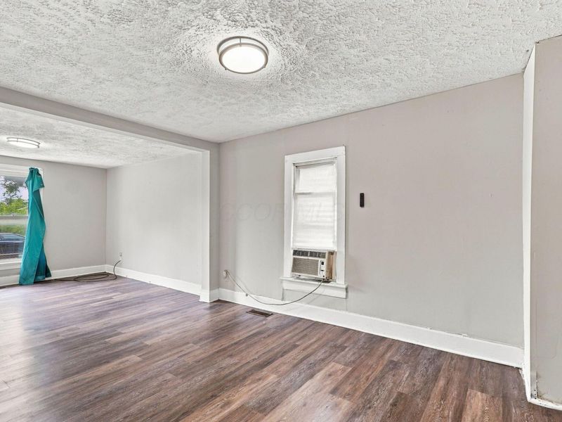 2884 E 9th Avenue , Columbus, OH 43219 Photo 7
