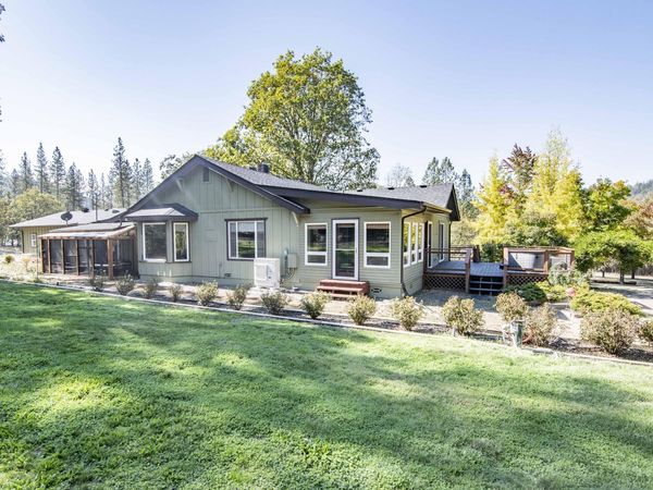 550 Earhart Road, Rogue River, OR 97537