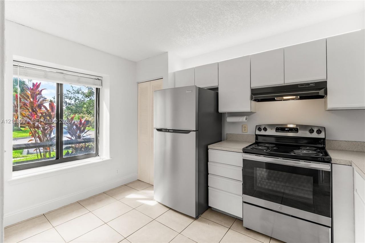 4410 NW 92nd Way , Sunrise, FL 33351 Photo