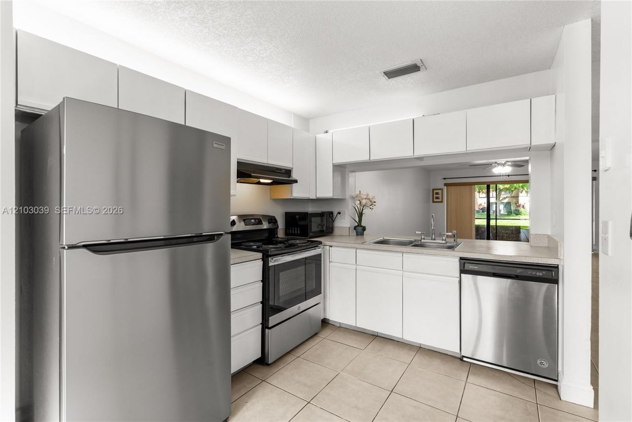 4410 NW 92nd Way , Sunrise, FL 33351 Photo