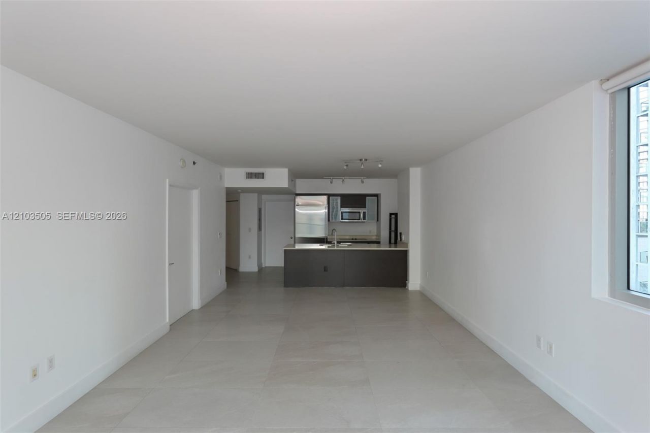 500 Brickell Ave , Unit 1607, Miami, FL 33131 Photo