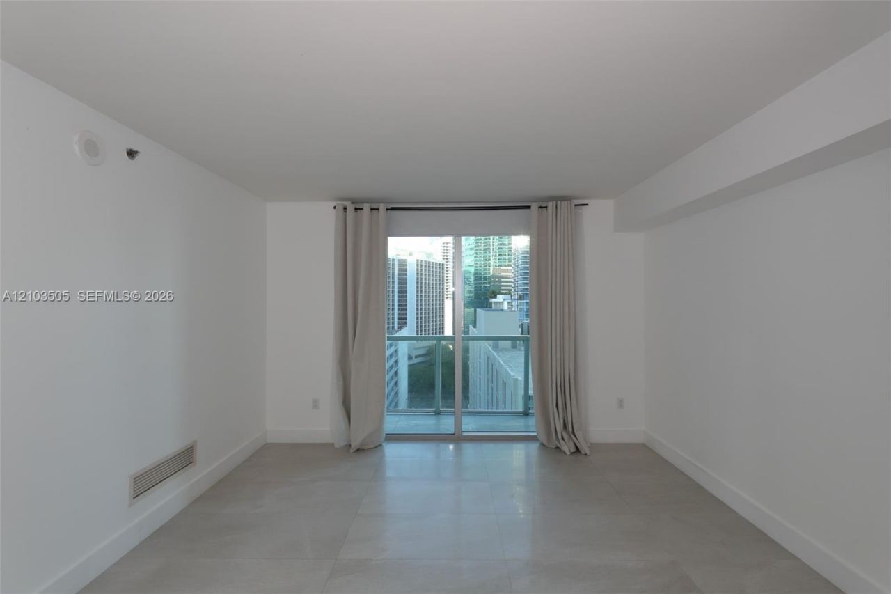 500 Brickell Ave , Unit 1607, Miami, FL 33131 Photo