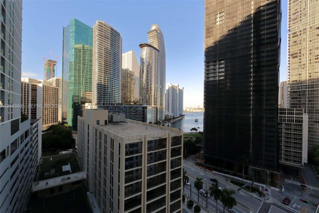 500 Brickell Ave , Unit 1607, Miami, FL 33131 Photo
