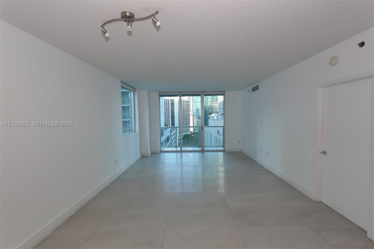 500 Brickell Ave , Unit 1607, Miami, FL 33131 Photo