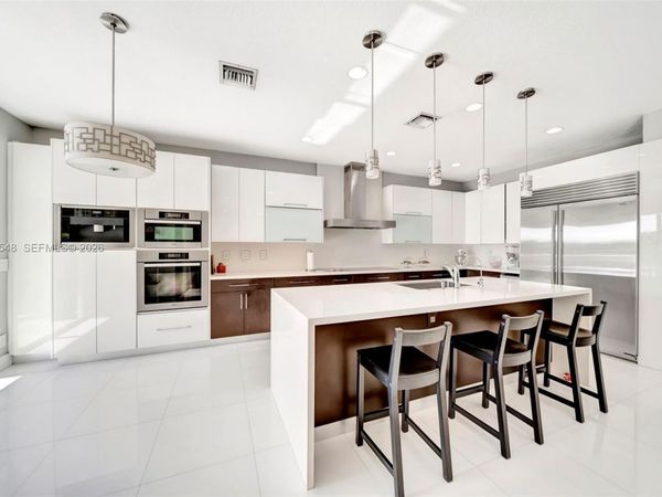4424 E Whitewater Ave , Weston, FL 33332