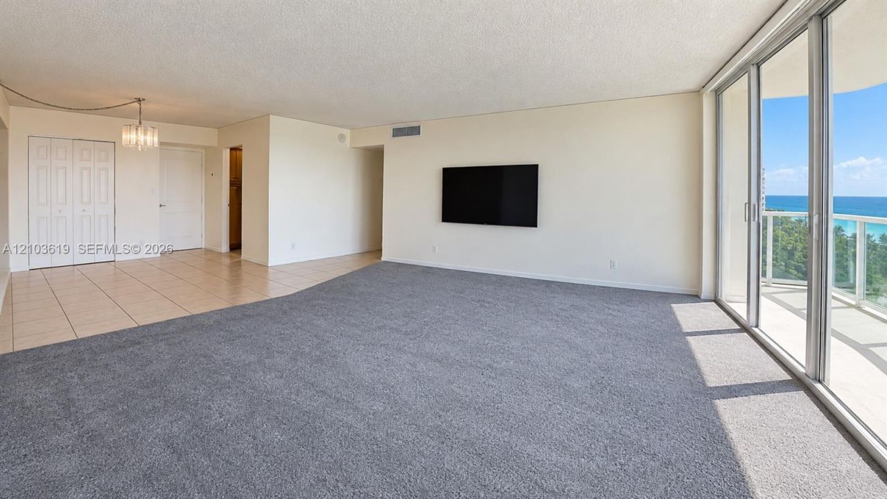 100 Bayview Dr , Unit 1106, Sunny Isles Beach, FL 33160 Photo