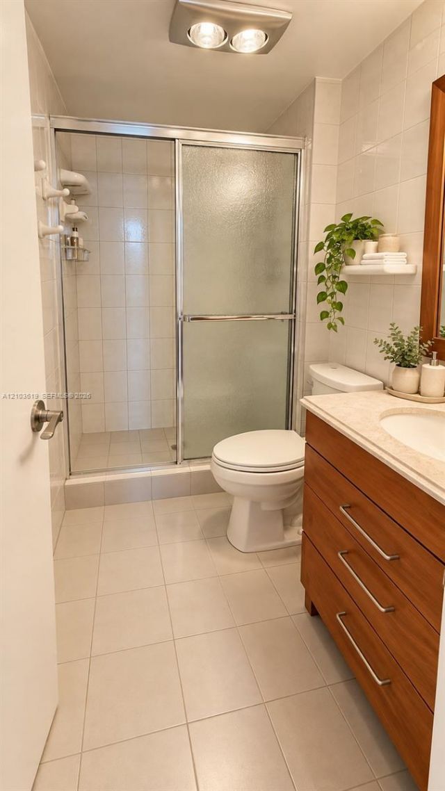 100 Bayview Dr , Unit 1106, Sunny Isles Beach, FL 33160 Photo
