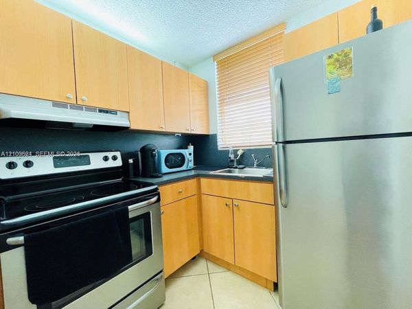 1801 S Treasure Dr , Unit 304, North Bay Village, FL 33141