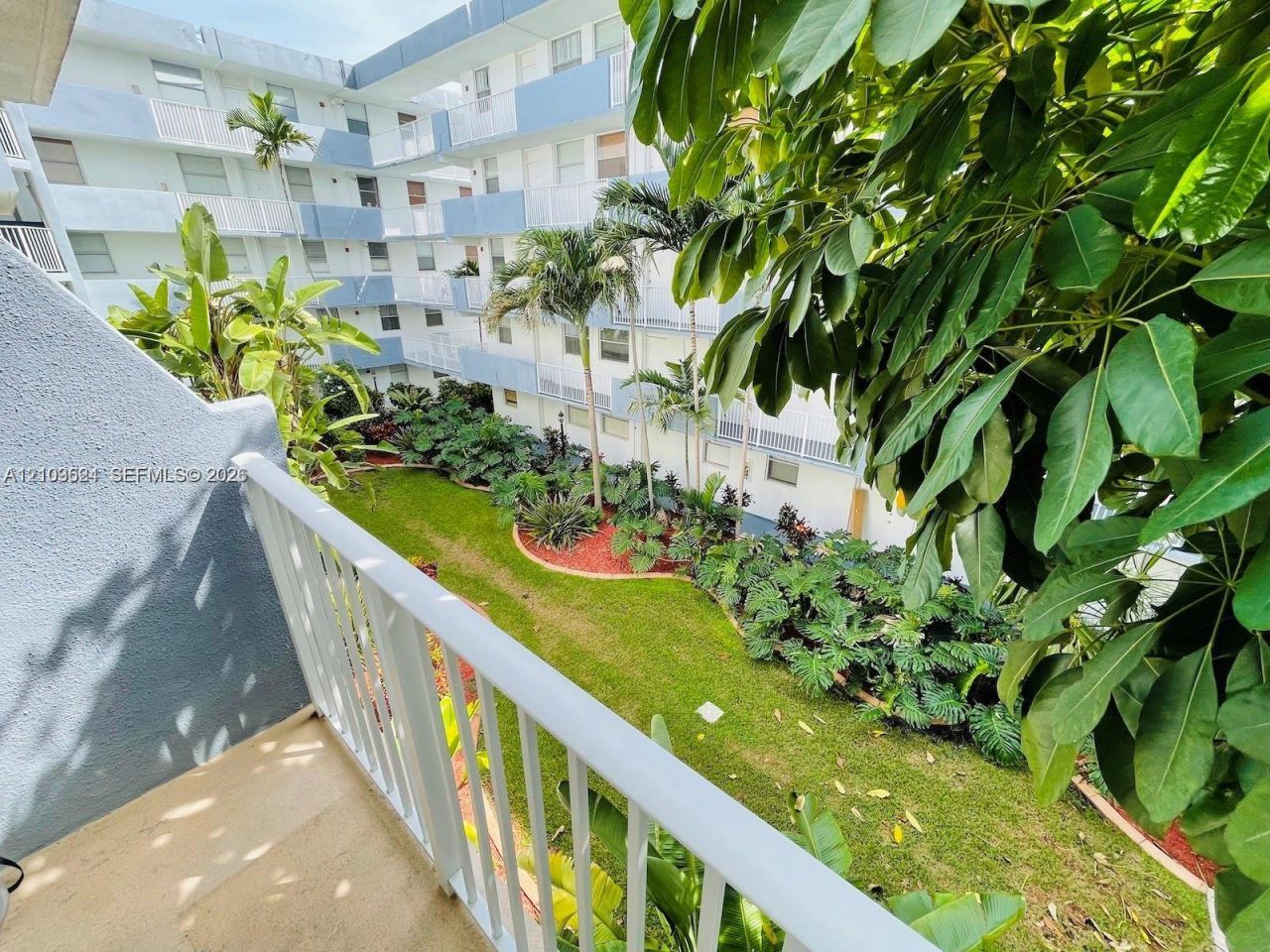 1801 S Treasure Dr , Unit 304, North Bay Village, FL 33141 Photo