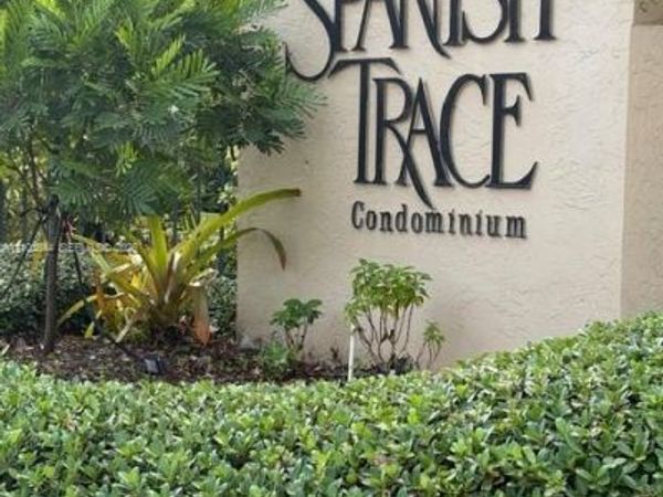 10836 N Kendall Dr , Unit V13, Miami, FL 33176