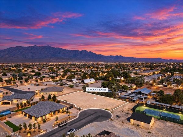 8136 N Tioga Way , Las Vegas, NV 89131