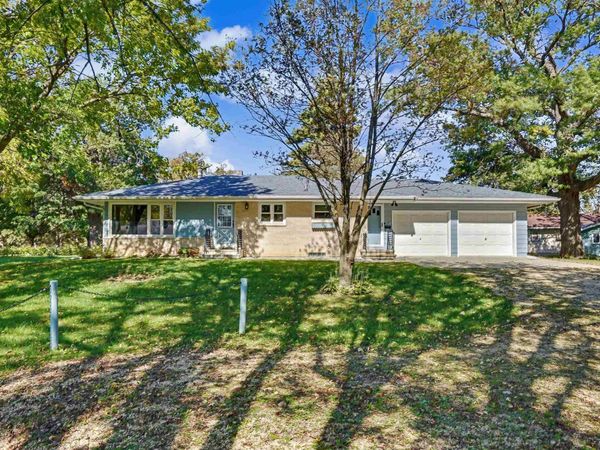 19 Shady Lane, Oelwein, IA 50662