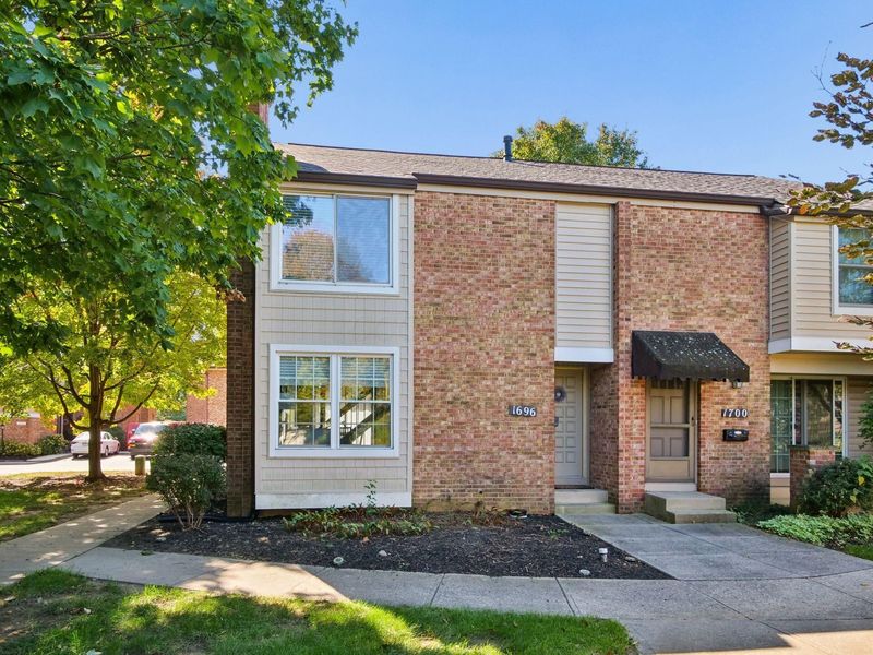 1696 Moravian Street, Columbus, OH 43220 Photo 2