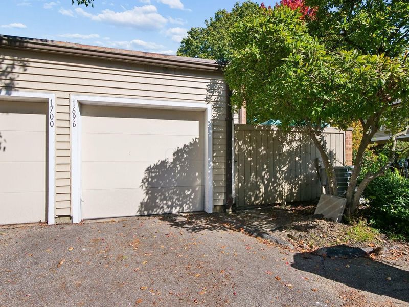 1696 Moravian Street, Columbus, OH 43220 Photo 38