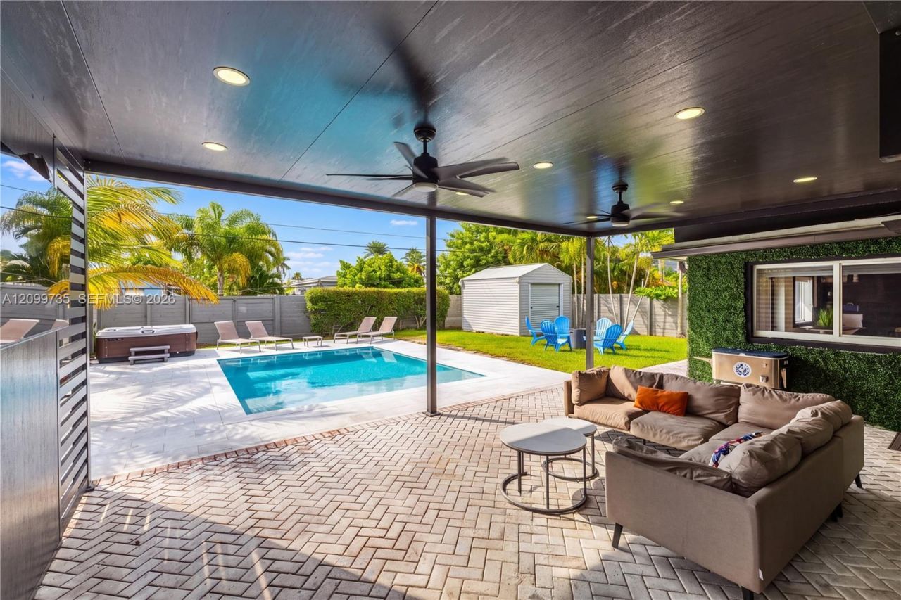 1008 Moffett St, Hallandale Beach, FL 33009 Photo