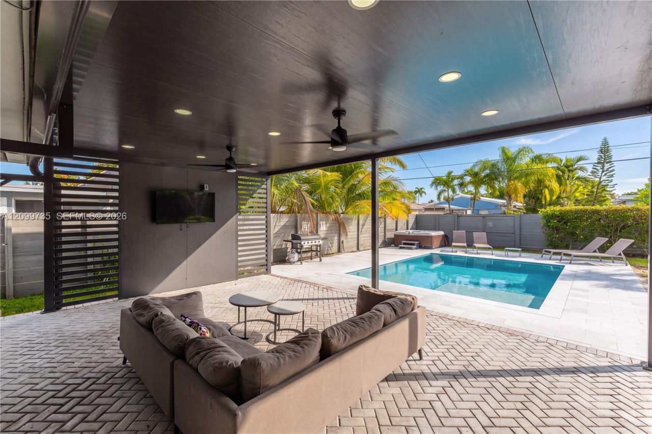 1008 Moffett St, Hallandale Beach, FL 33009 Photo
