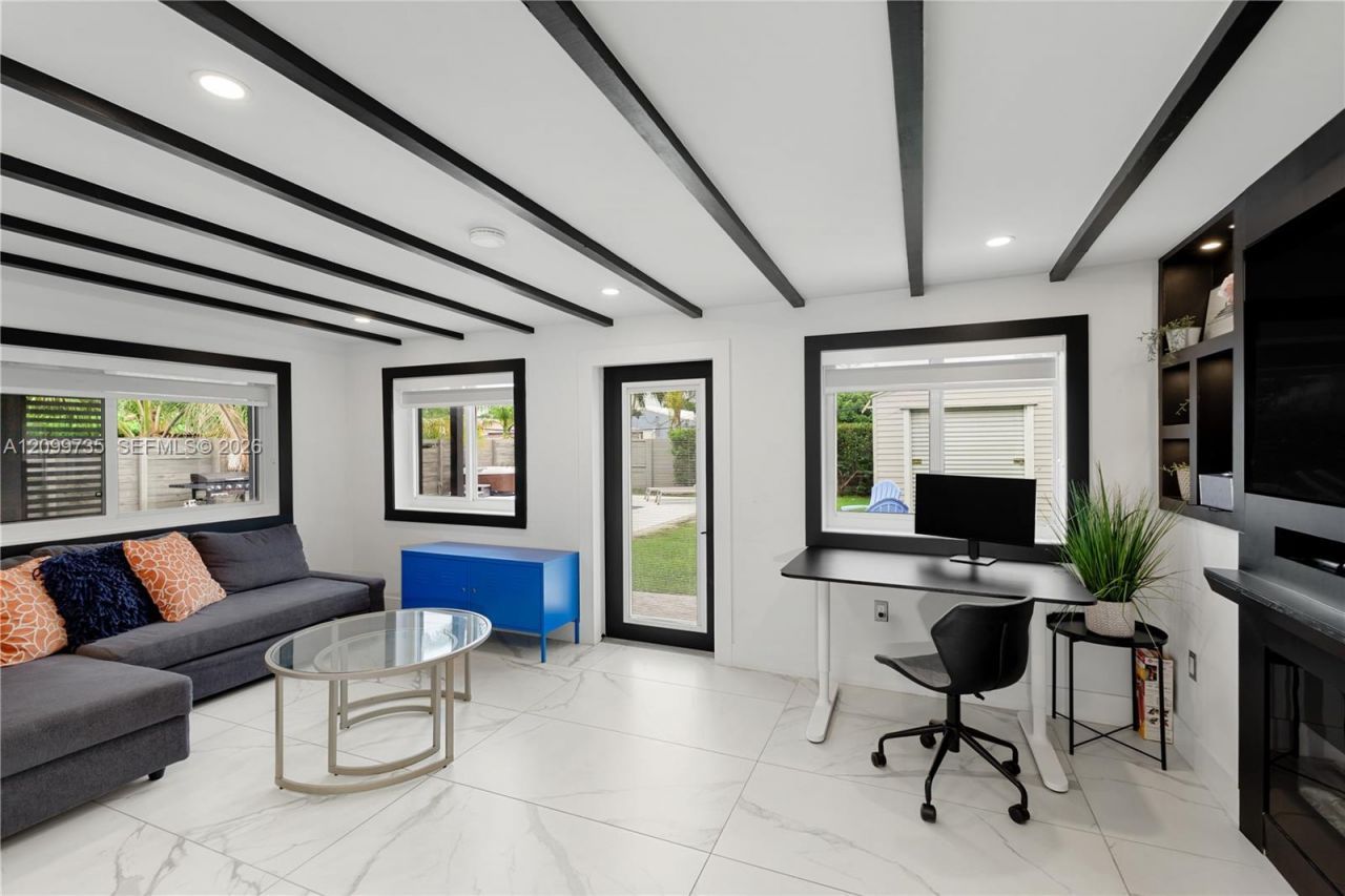 1008 Moffett St, Hallandale Beach, FL 33009 Photo