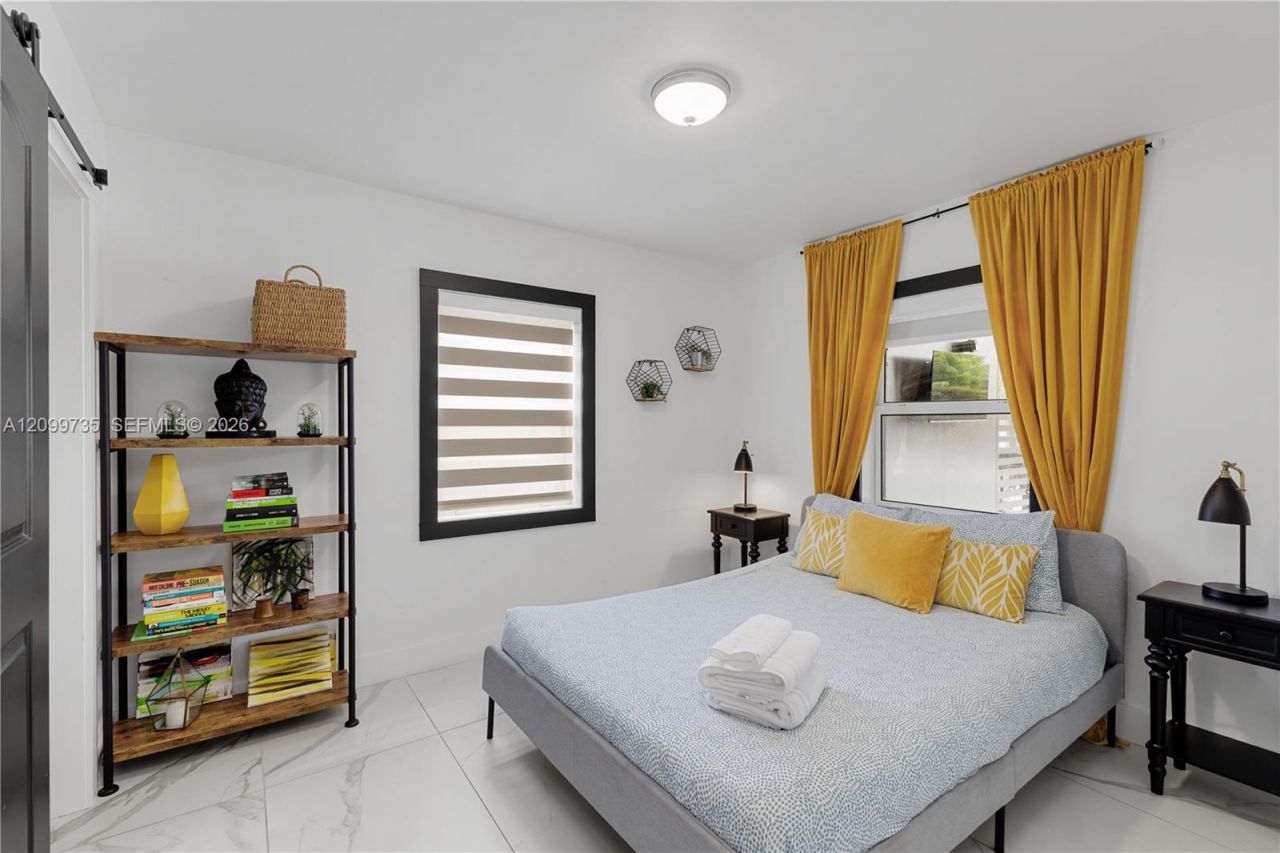1008 Moffett St, Hallandale Beach, FL 33009 Photo