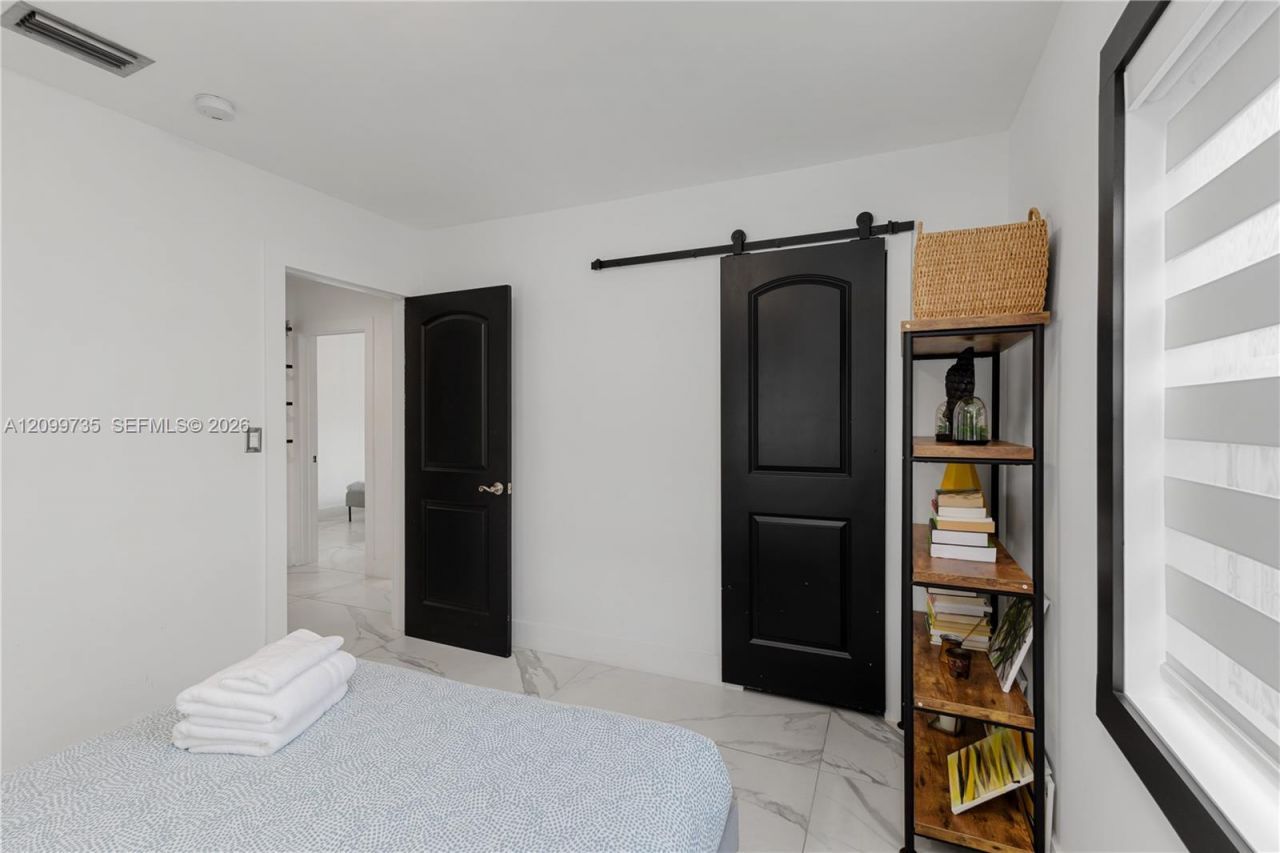 1008 Moffett St, Hallandale Beach, FL 33009 Photo