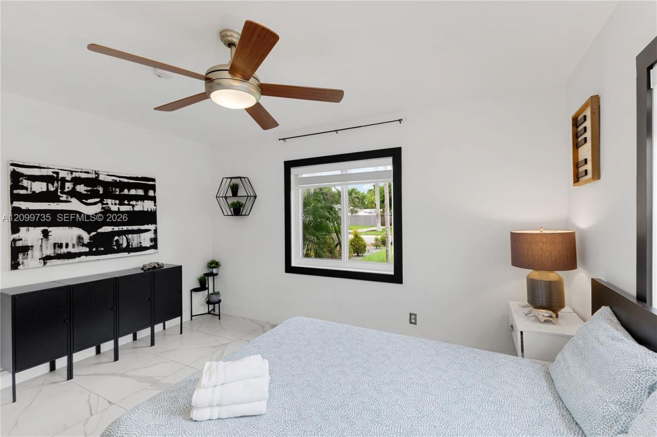 1008 Moffett St, Hallandale Beach, FL 33009 Photo