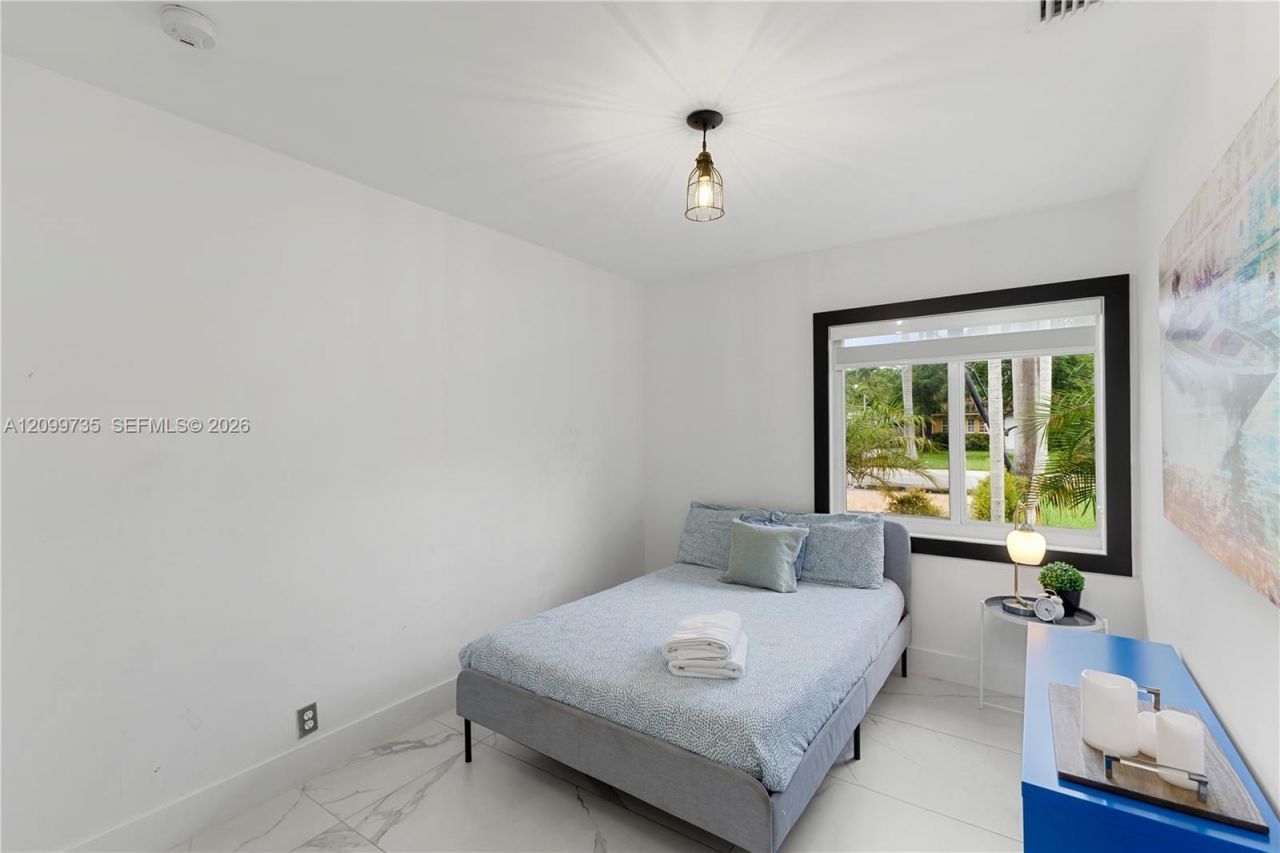 1008 Moffett St, Hallandale Beach, FL 33009 Photo
