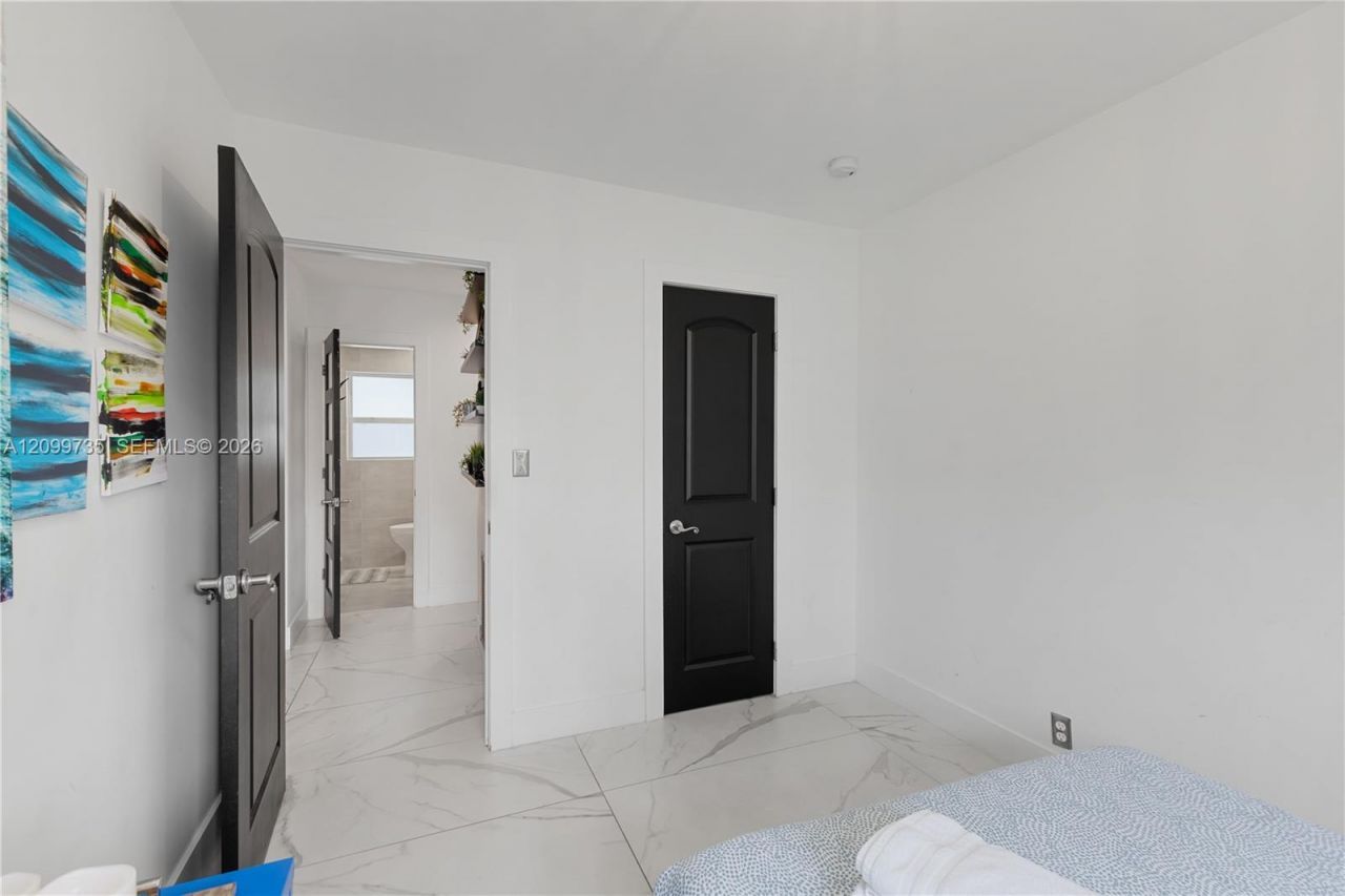 1008 Moffett St, Hallandale Beach, FL 33009 Photo