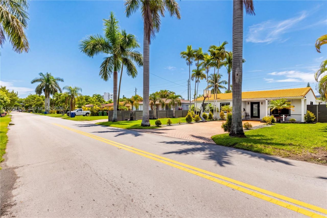 1008 Moffett St, Hallandale Beach, FL 33009 Photo