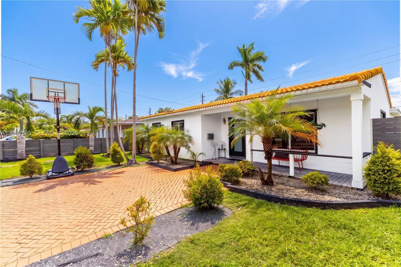 1008 Moffett St, Hallandale Beach, FL 33009 Photo