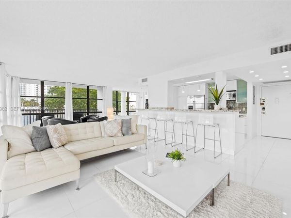 800 Parkview Dr , Unit 221, Hallandale Beach, FL 33009