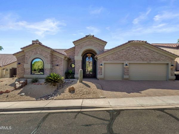 1837 E MARILYN Road, Phoenix, AZ 85022