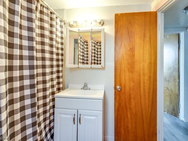 2812 E 130th Street, Cleveland, OH 44120 Photo 6