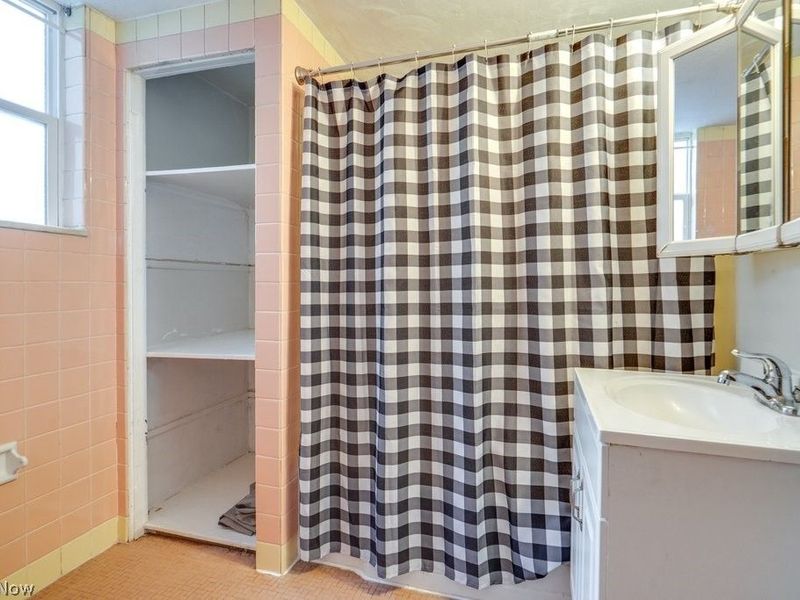 2812 E 130th Street, Cleveland, OH 44120 Photo 7