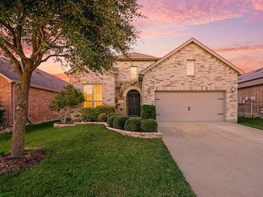 613 Ricochet Drive, Fort Worth, TX 76131