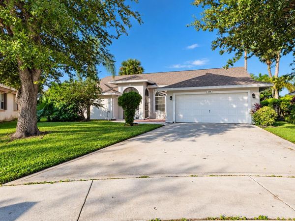 1185 Wild Cherry Lane, Wellington, FL 33414